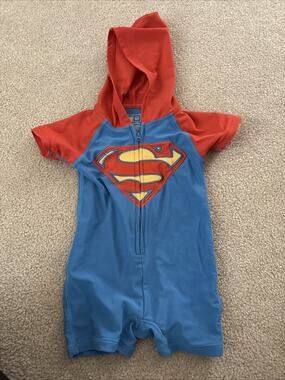 Baby Gap-Junk Food Colab Superman Embroidered Rash Guard Swimsuit 6-12 Months